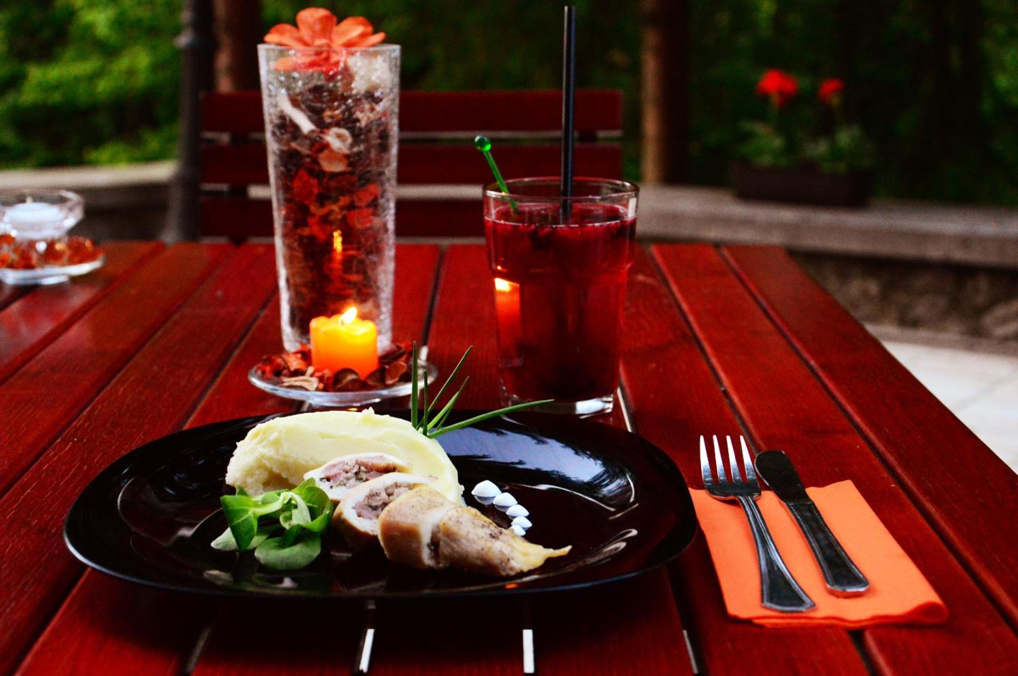 Ezuestfenyo Hotel Telkibánya Zewnętrze zdjęcie