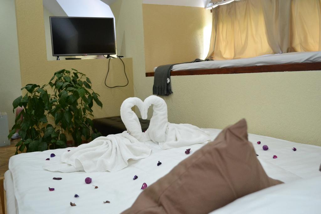 Ezuestfenyo Hotel Telkibánya Zewnętrze zdjęcie